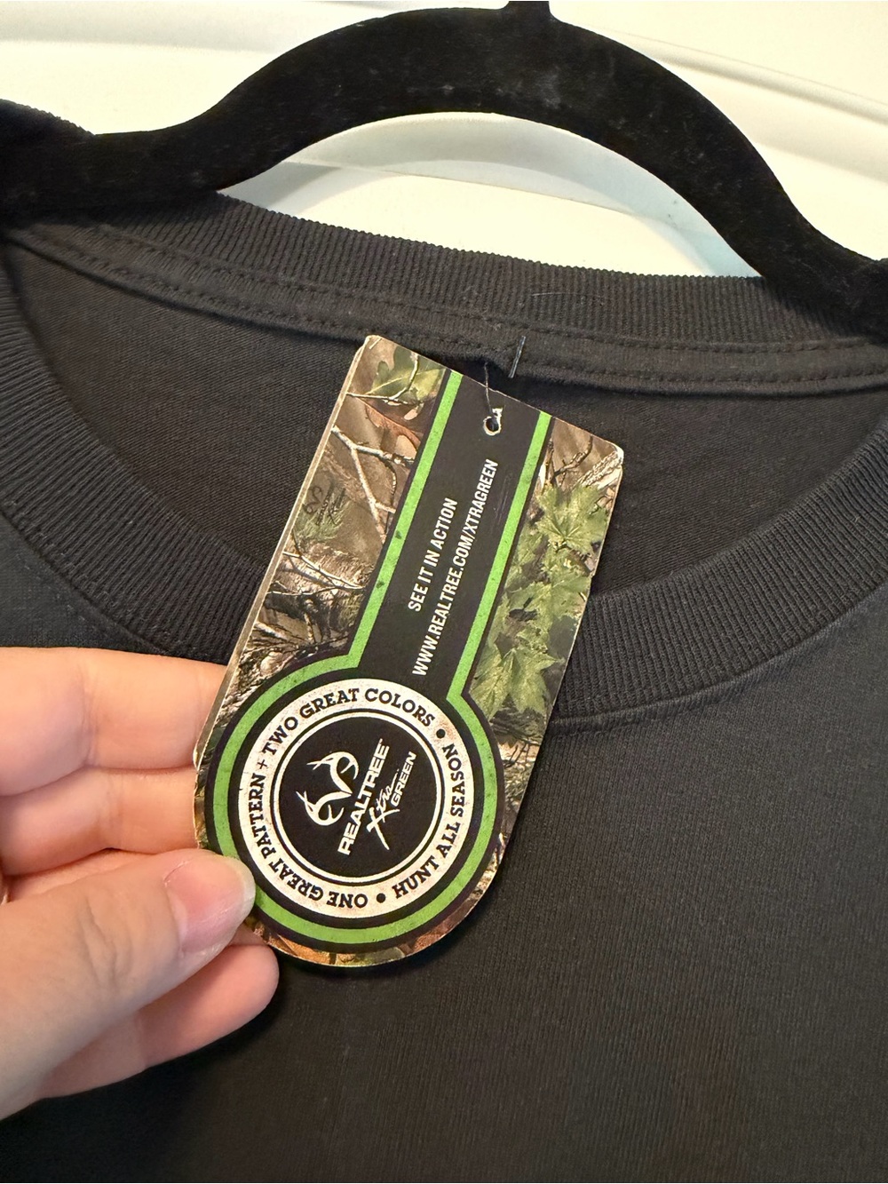 Carhartt featuring Realtree Men's Black Short-Sleeve Pocket Tee - Picture 3 of 6